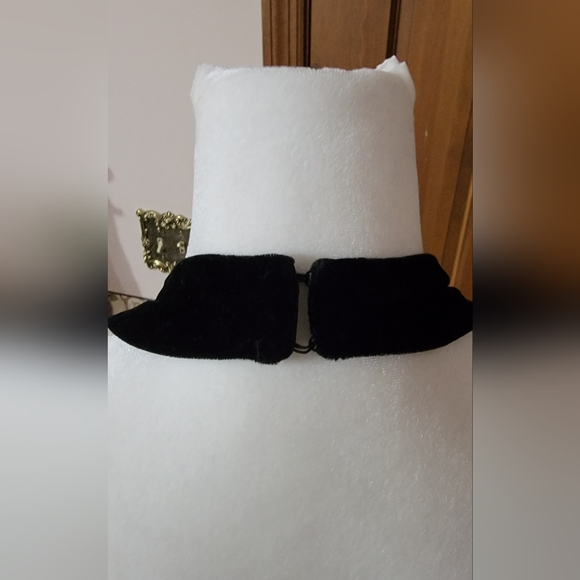 Vintage Ball Gown - Picture 5 of 9